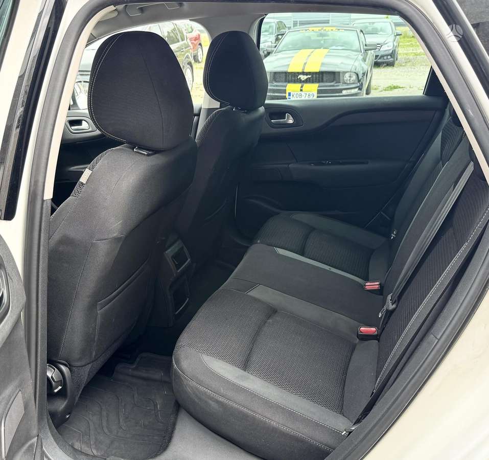 Citroen C4, 1.2 l., Хэтчбек