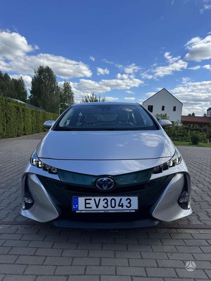 Toyota Prius Prime - 2