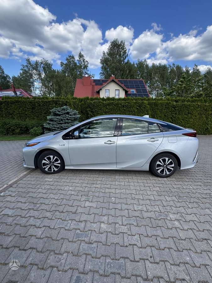 Toyota Prius Prime - 3