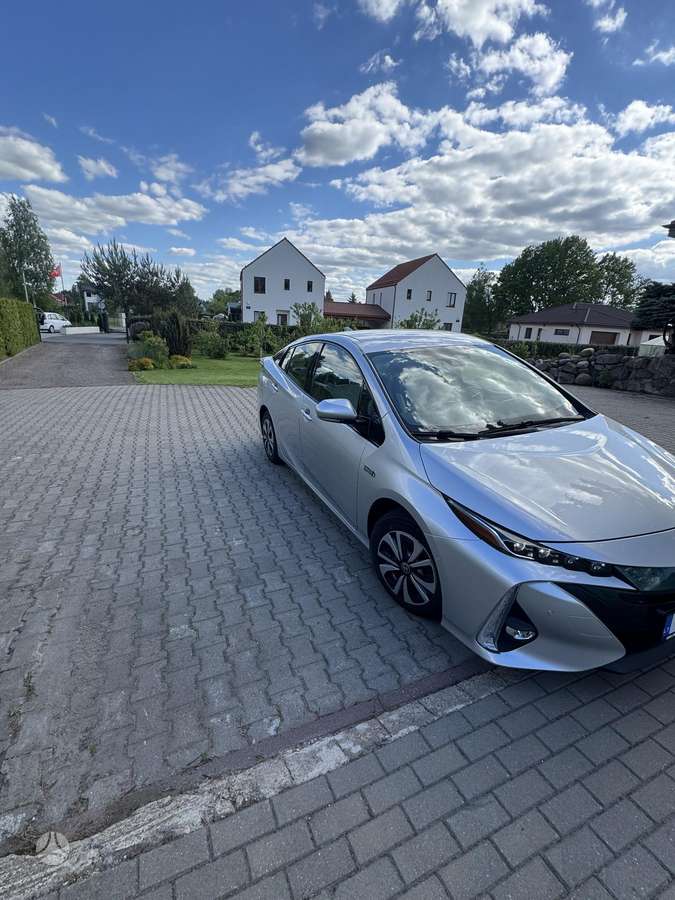 Toyota Prius Prime - 4