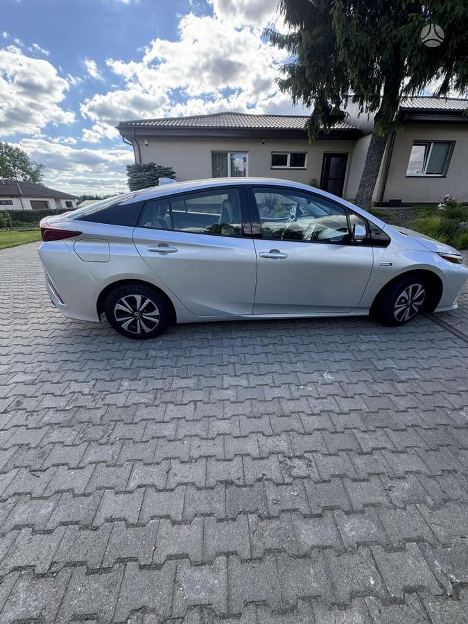 Toyota Prius Prime - 5