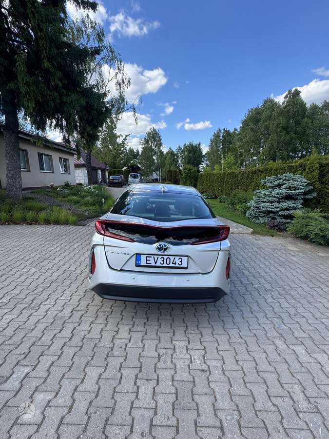 Toyota Prius Prime - 6