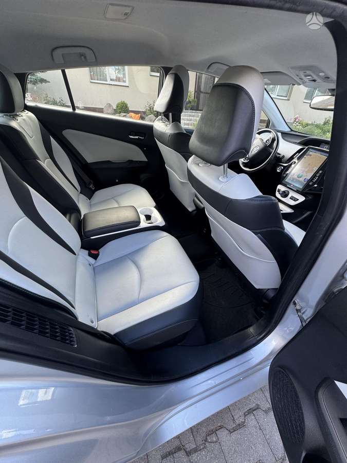 Toyota Prius Prime - 8