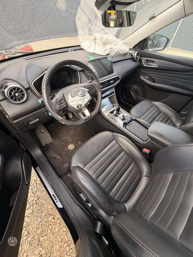 MG EHS, 1.5 l., off-road / crossover