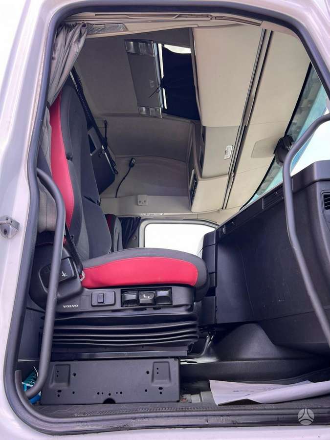 Volvo FH 500, double sleeper