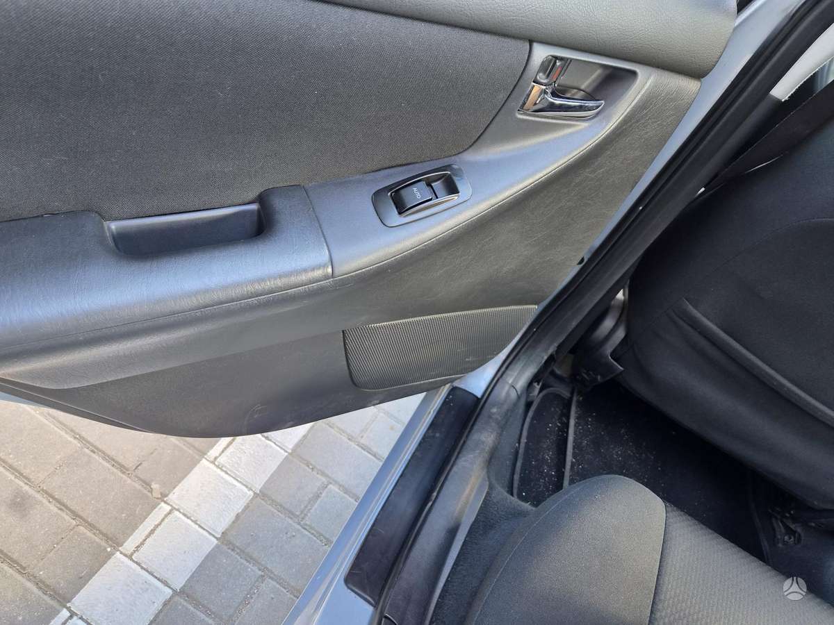 Toyota Corolla, 1.6 l., hatchback