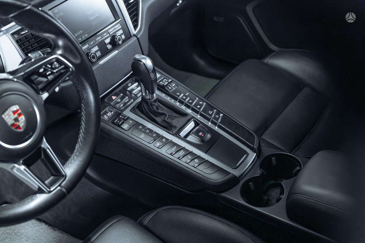 Porsche Macan, 3.6 l., off-road / crossover