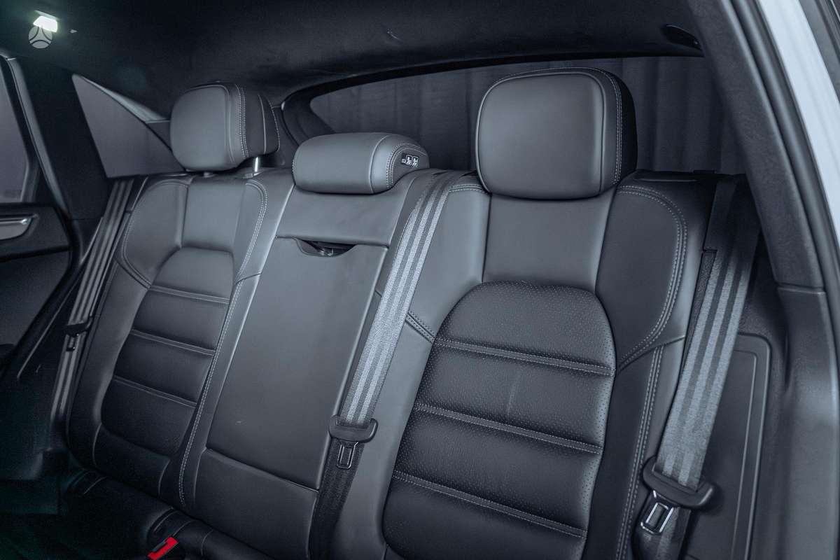 Porsche Macan, 3.6 l., off-road / crossover
