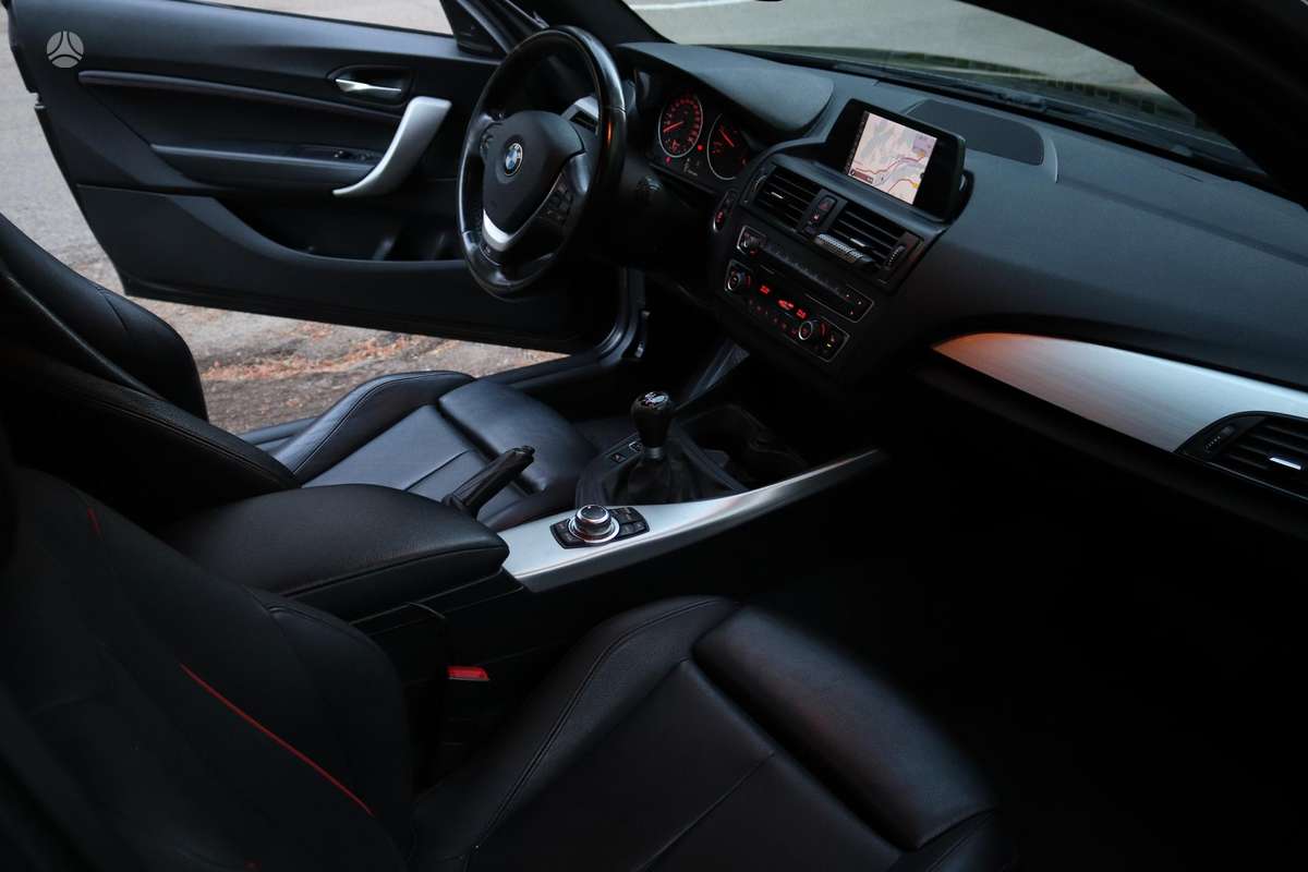 BMW 118, 2.0 l., hatchback