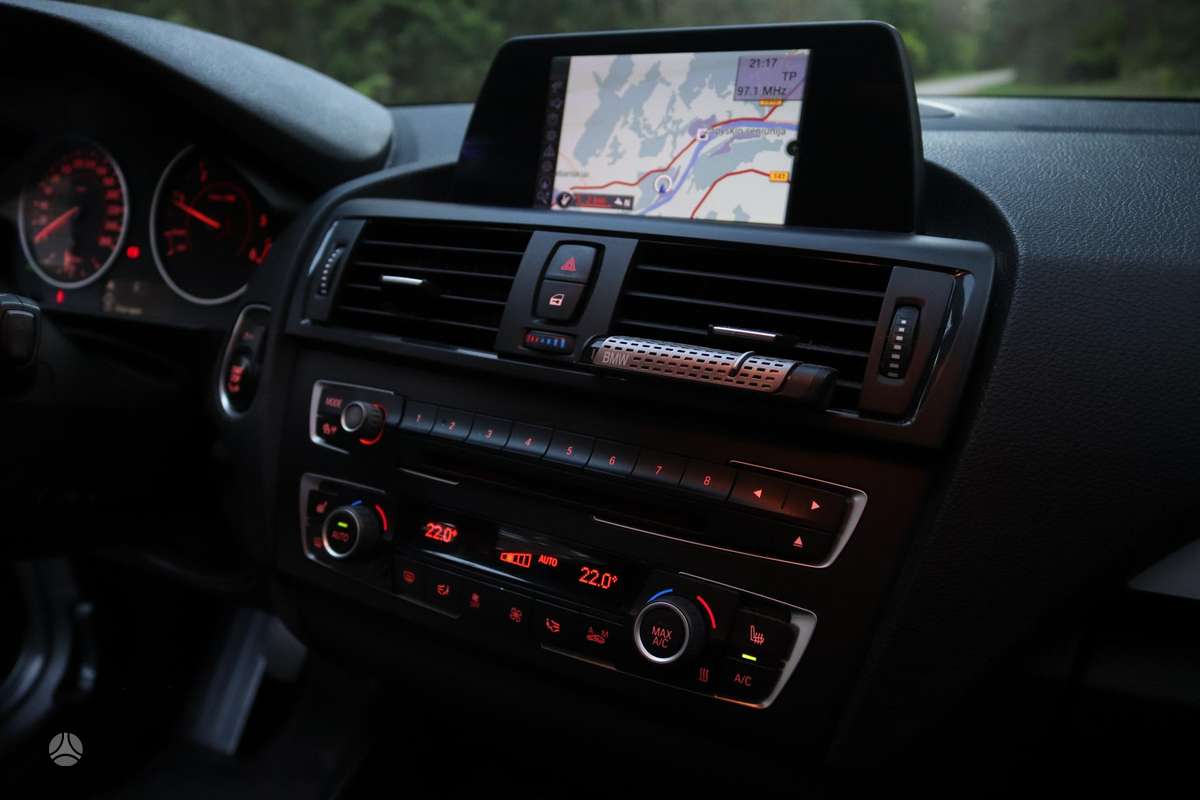 BMW 118, 2.0 l., hatchback