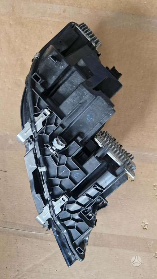 BMW 330, G20 full led adaptive kairės pusės žibin, žibintai