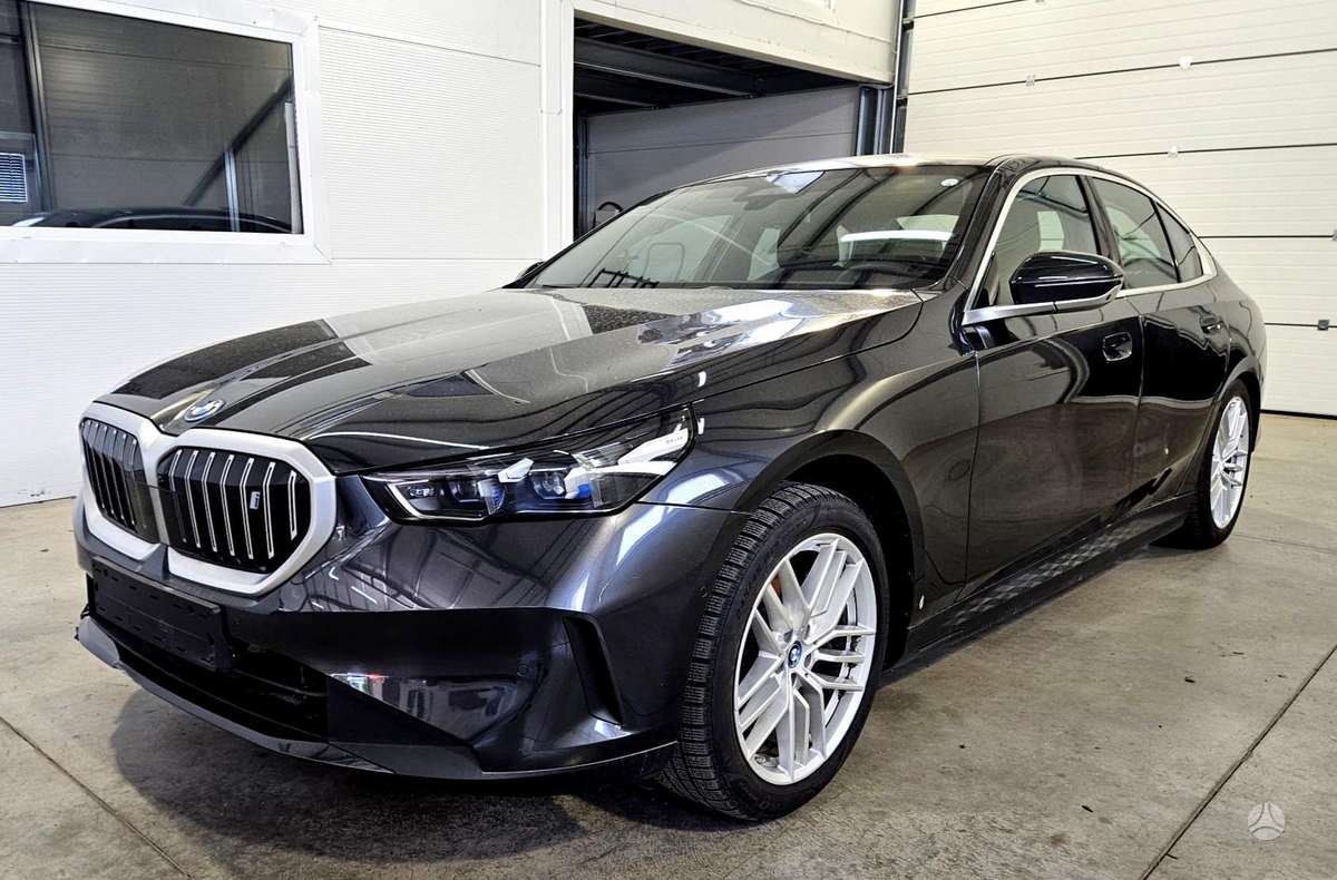 BMW i5, 82 kWh, sedanas
