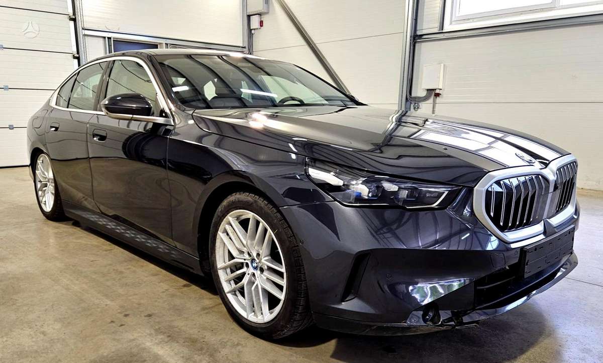 BMW i5, 82 kWh, sedanas