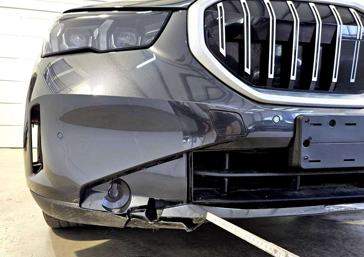 BMW i5, 82 kWh, sedanas