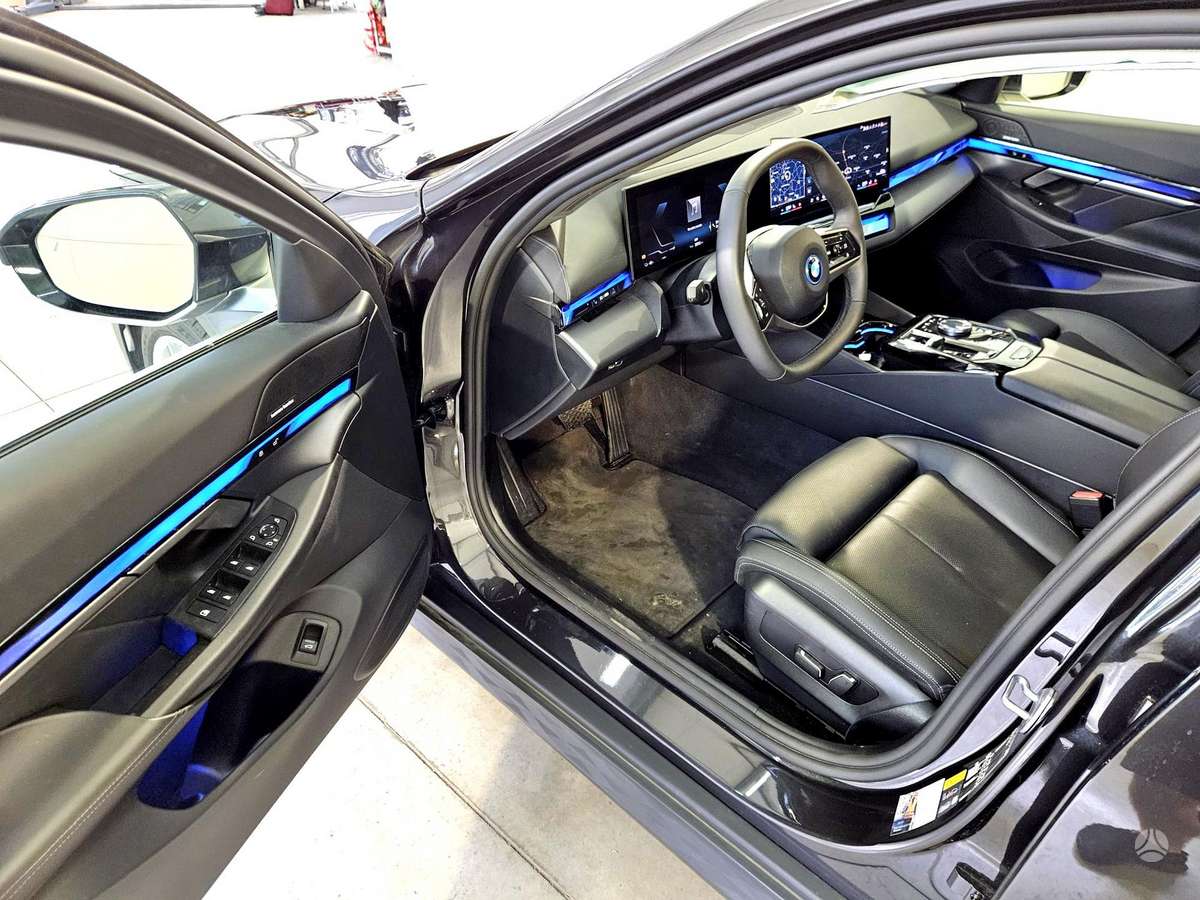BMW i5, 82 kWh, sedanas