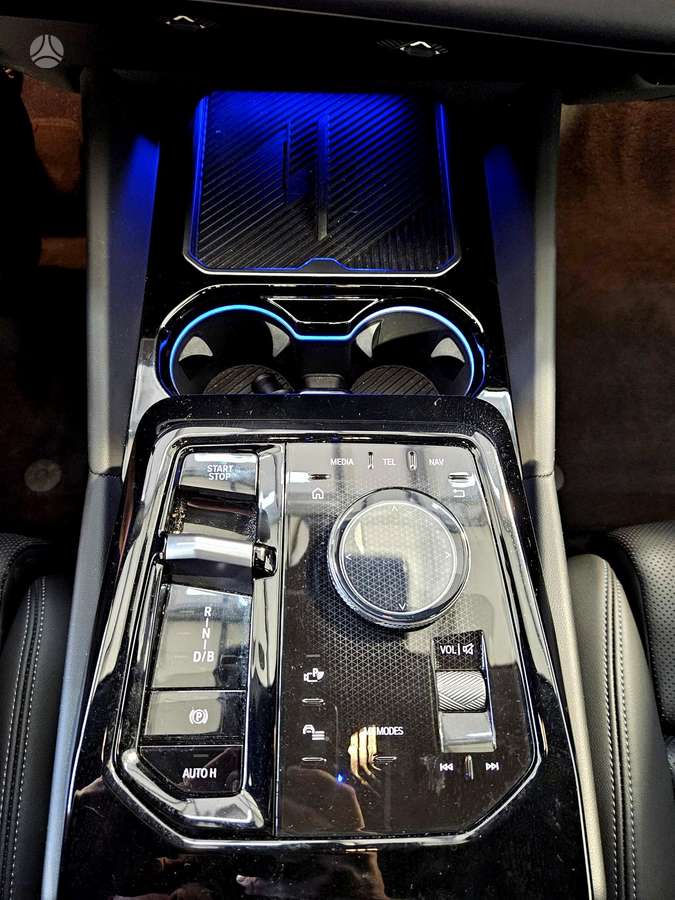 BMW i5, 82 kWh, sedanas