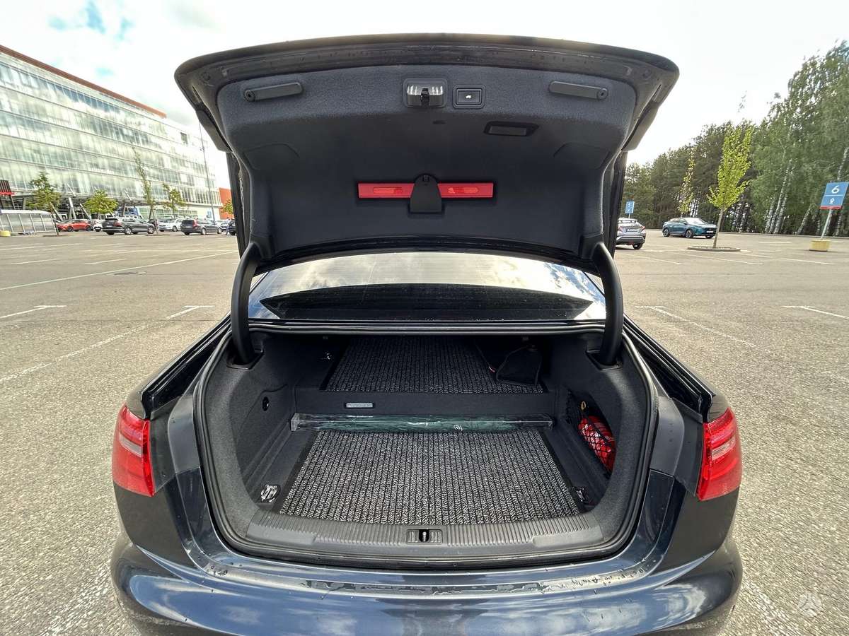 Audi A6, 2.0 l., Седан