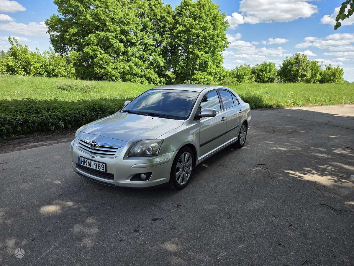 Toyota Avensis - 2
