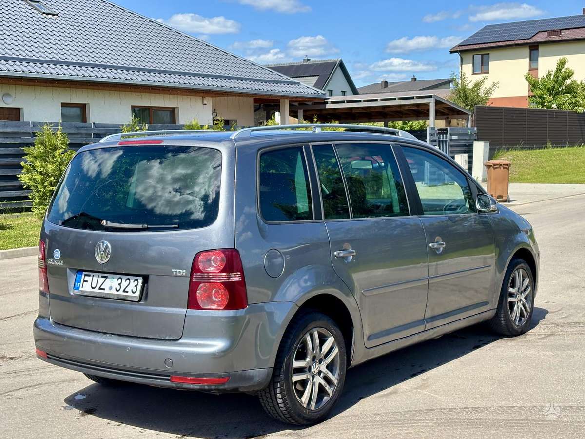 Volkswagen Touran - 5