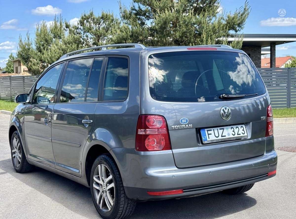 Volkswagen Touran - 3
