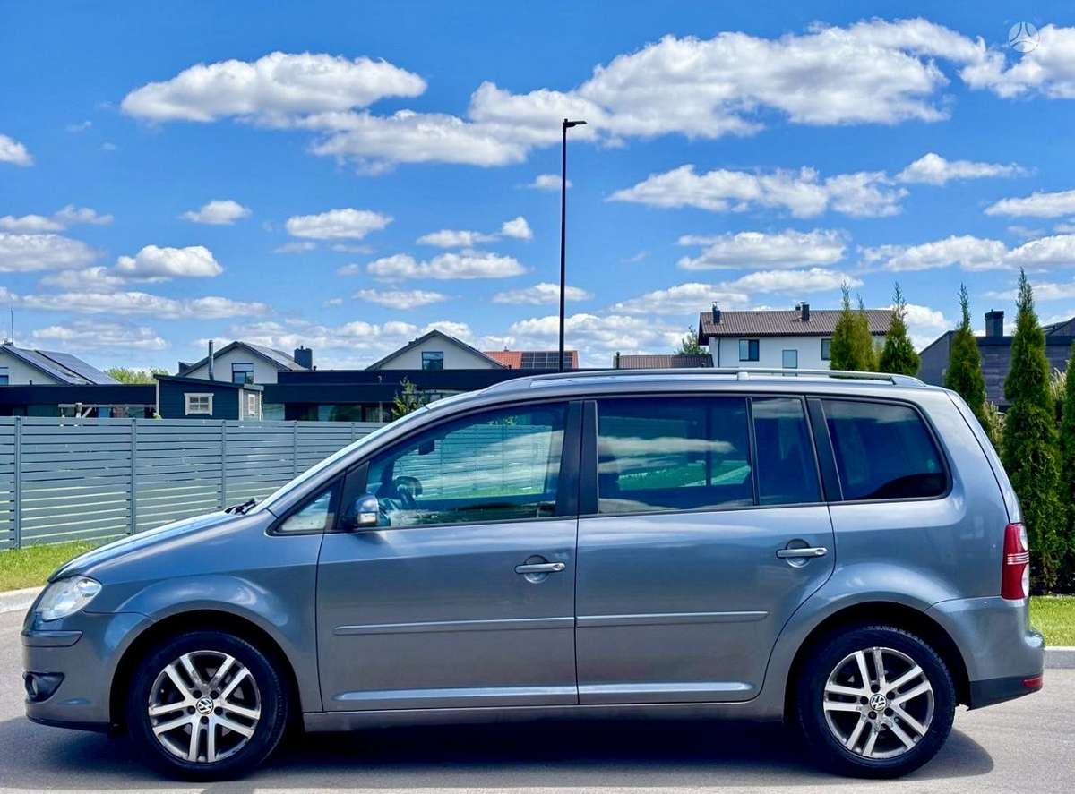 Volkswagen Touran - 2