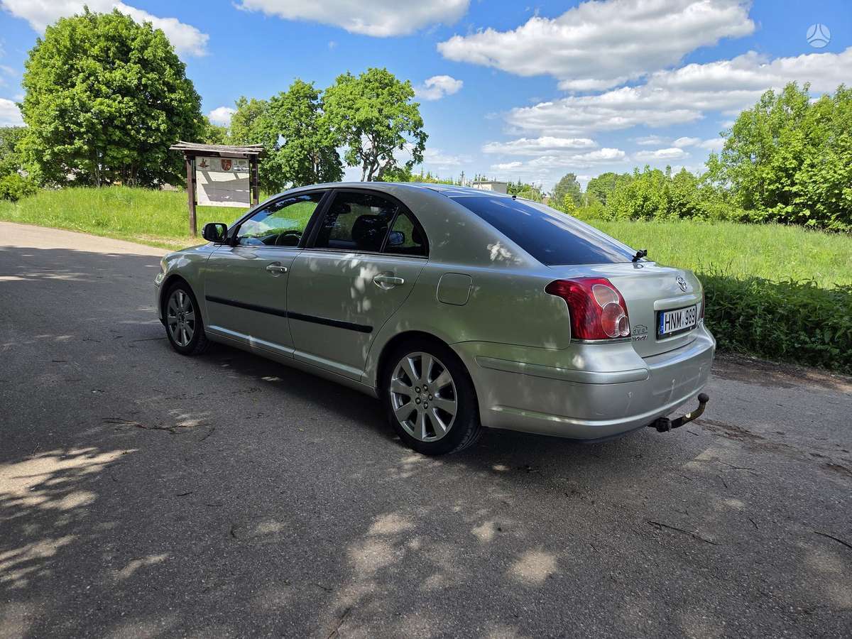 Toyota Avensis - 6