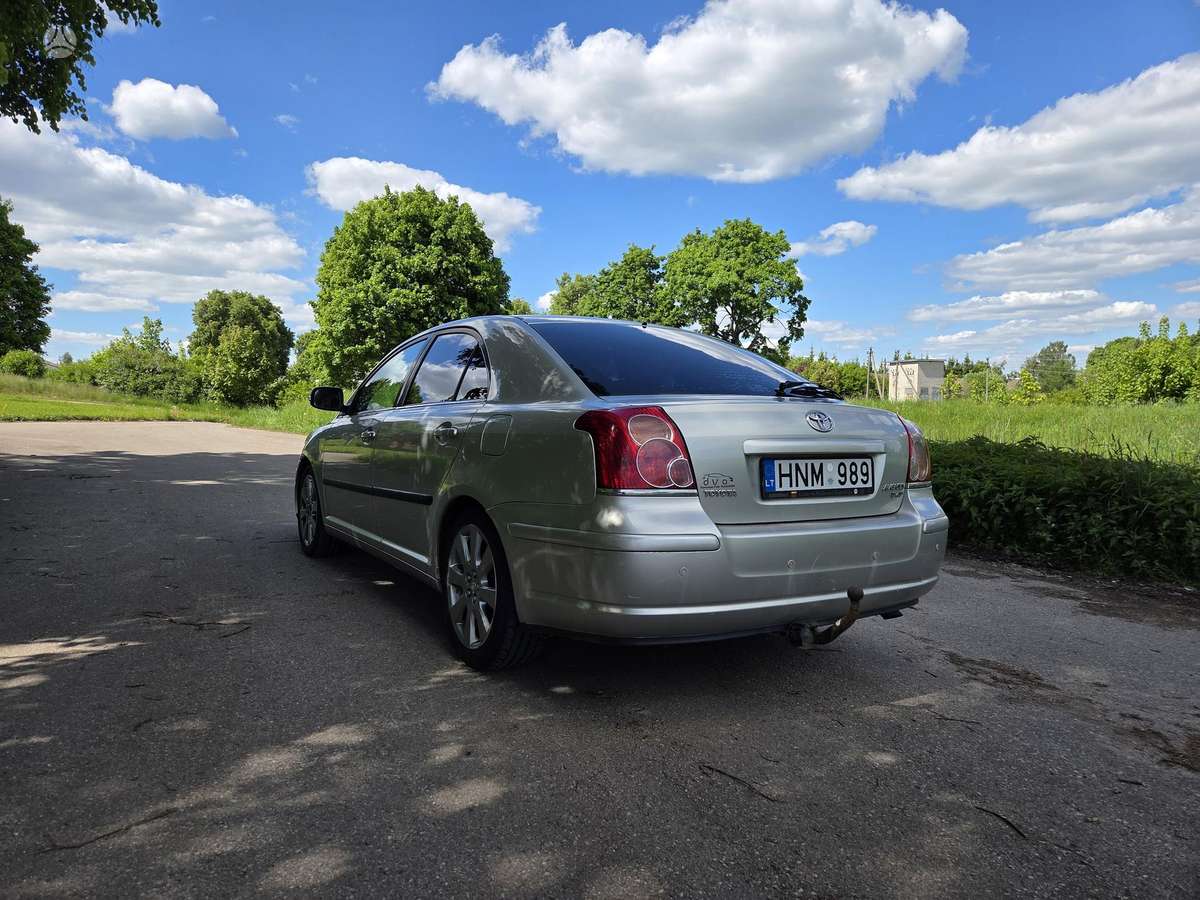 Toyota Avensis - 7