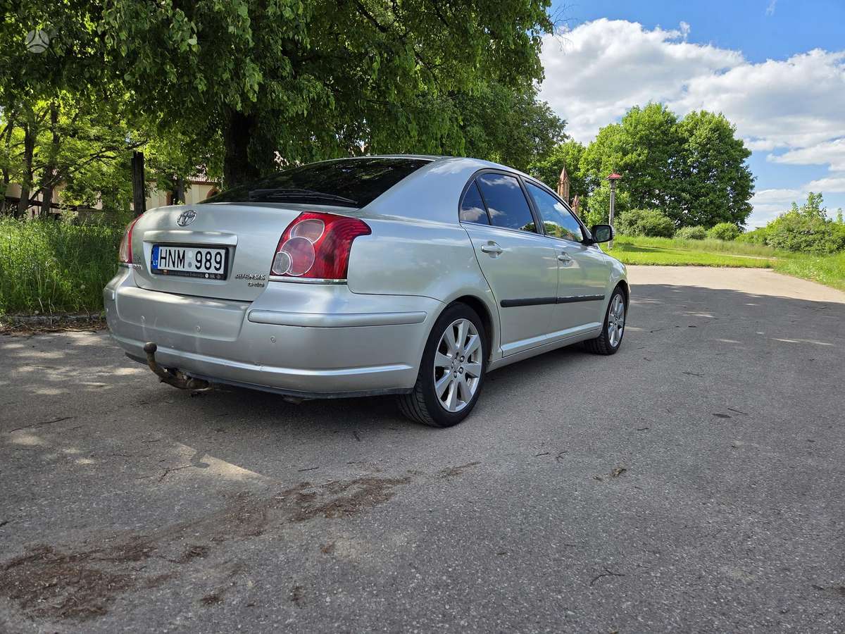 Toyota Avensis - 9