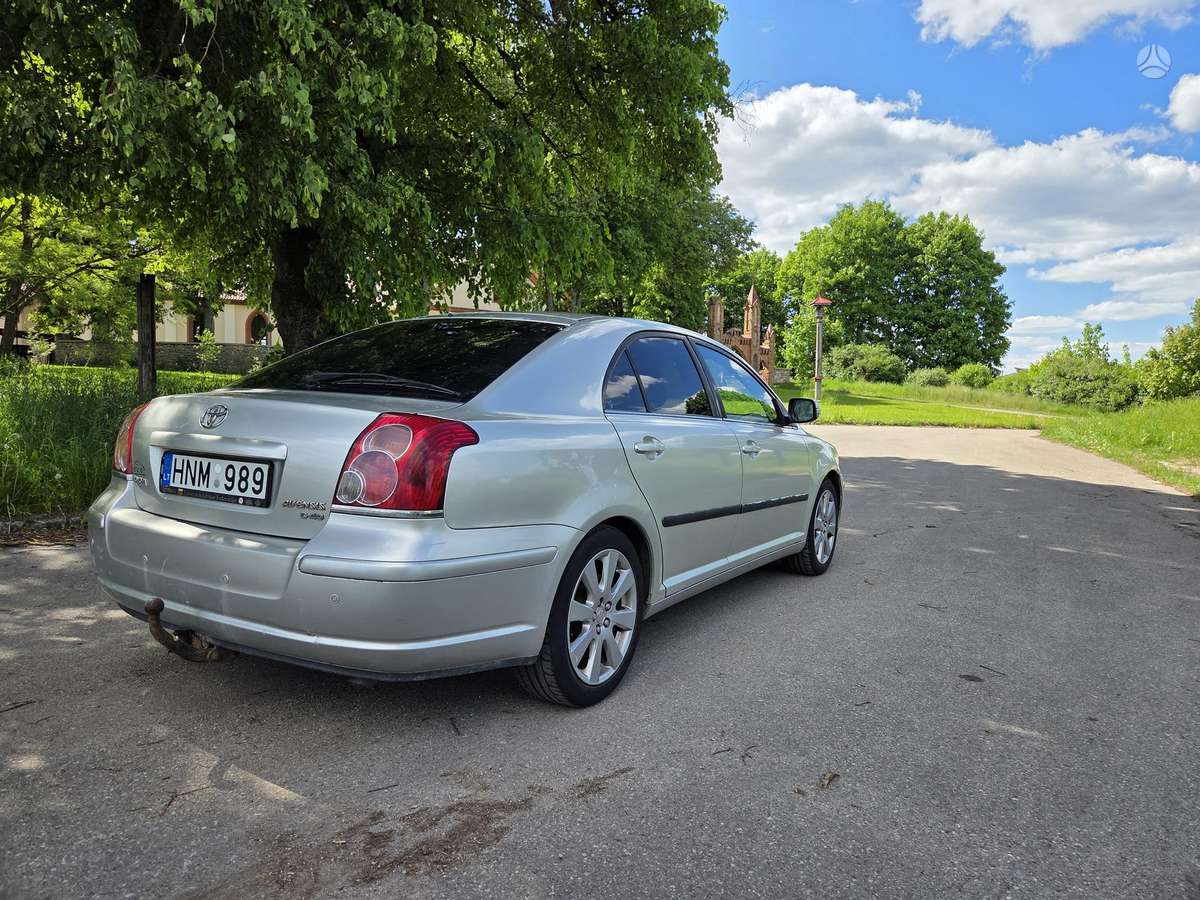 Toyota Avensis - 10