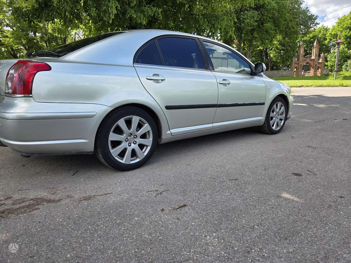 Toyota Avensis - 11