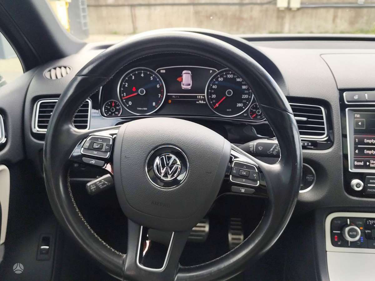 Volkswagen Touareg - 11