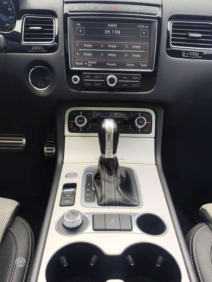 Volkswagen Touareg - 12