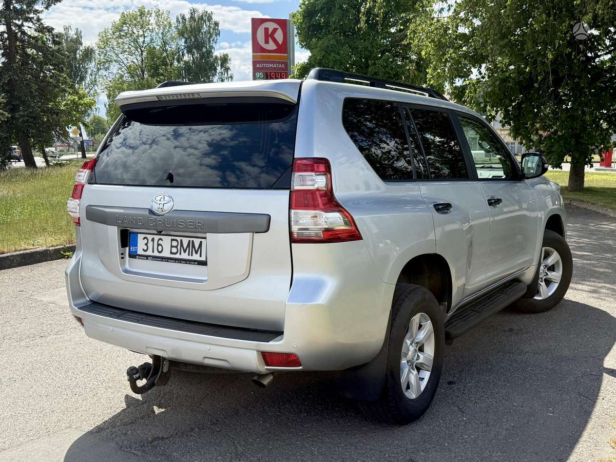 Toyota Land Cruiser - 4