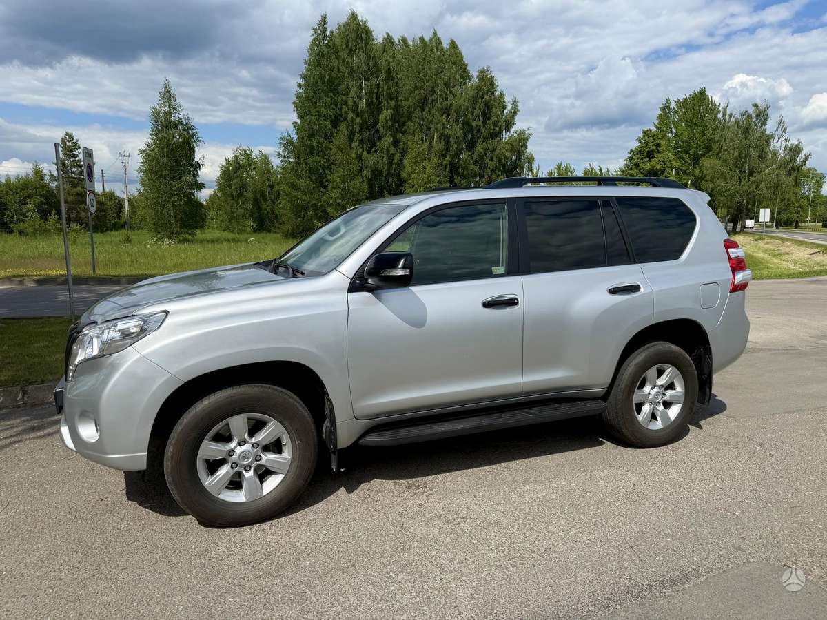 Toyota Land Cruiser - 3