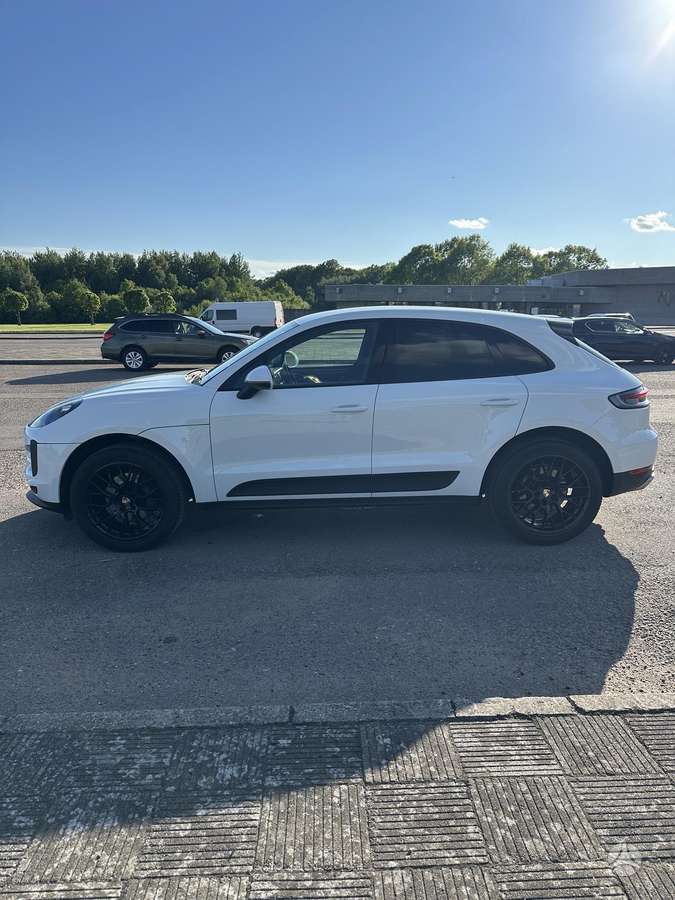 Porsche Macan - 4