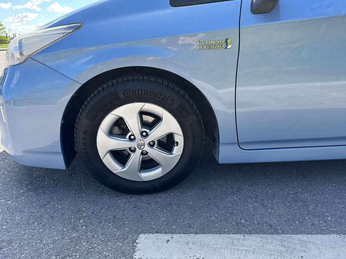 Toyota Prius - 3