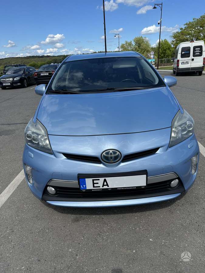Toyota Prius - 4