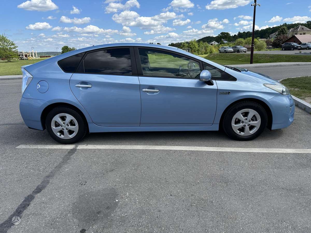 Toyota Prius - 5