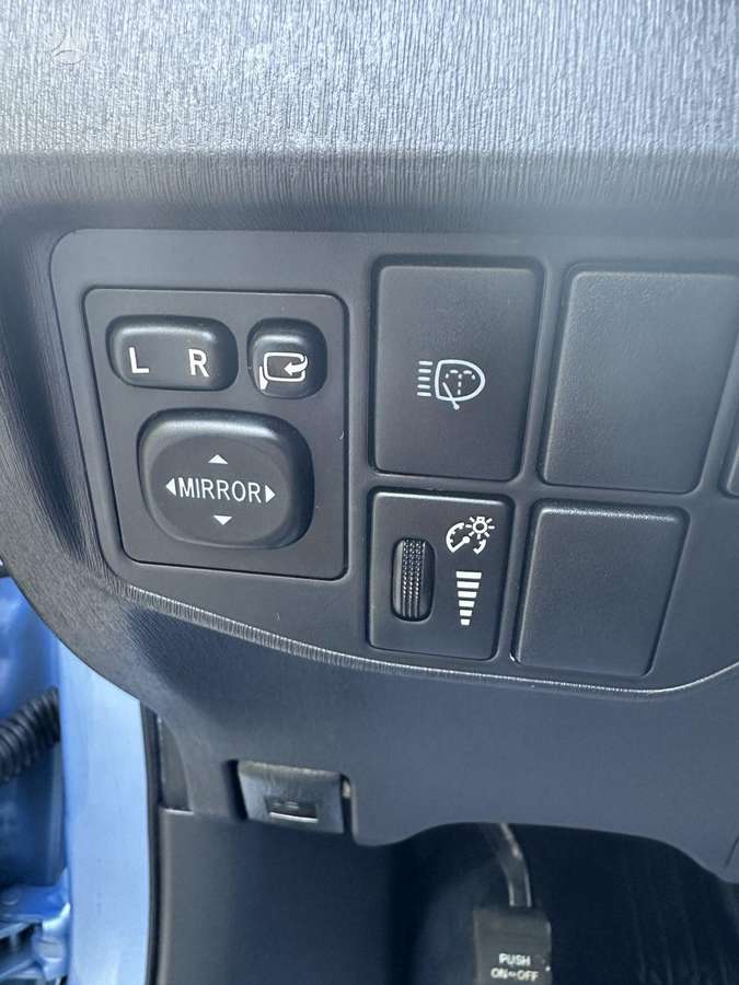 Toyota Prius - 10