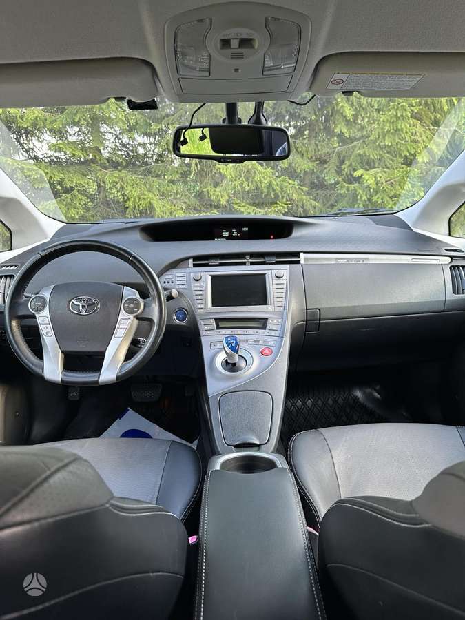 Toyota Prius - 12