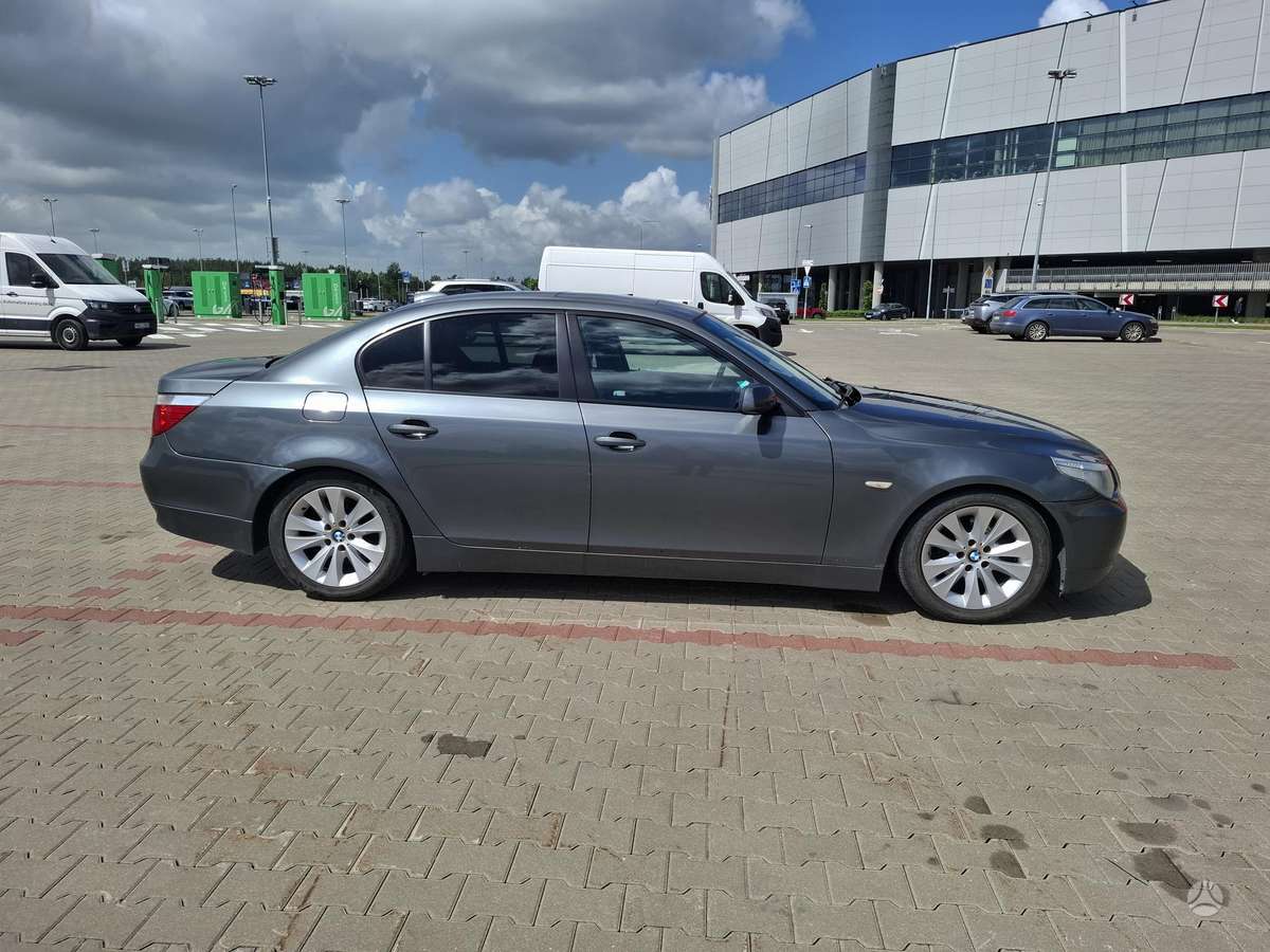 BMW 525, 2.5 l., Седан