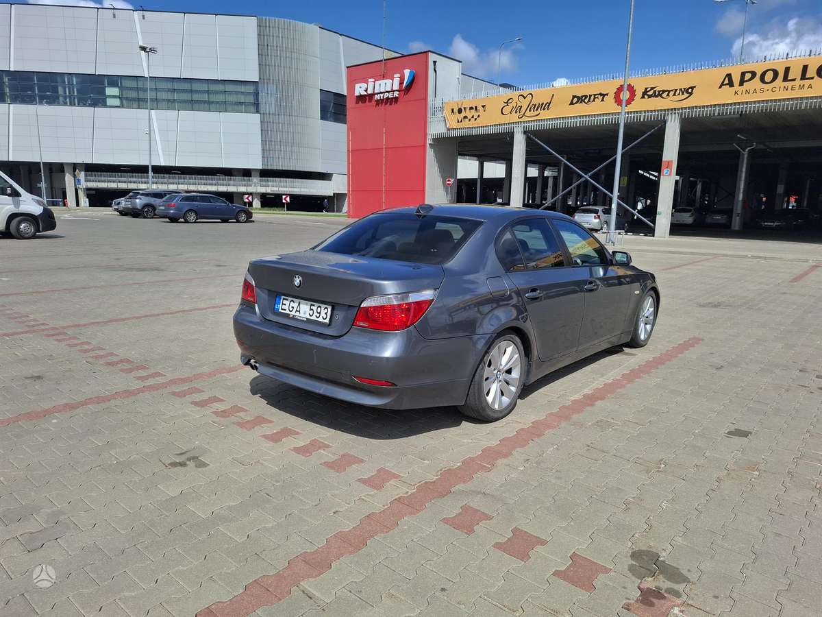 BMW 525, 2.5 l., Седан