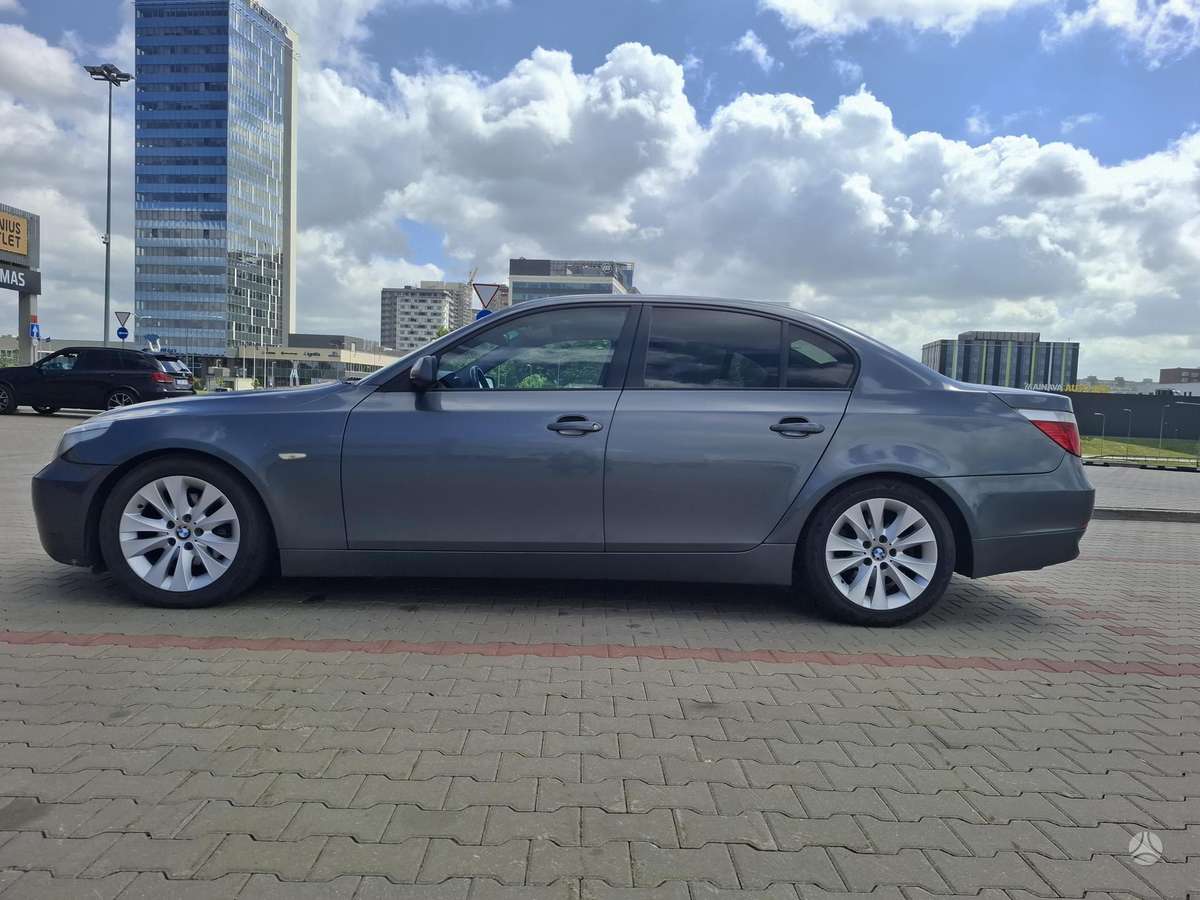 BMW 525, 2.5 l., Седан