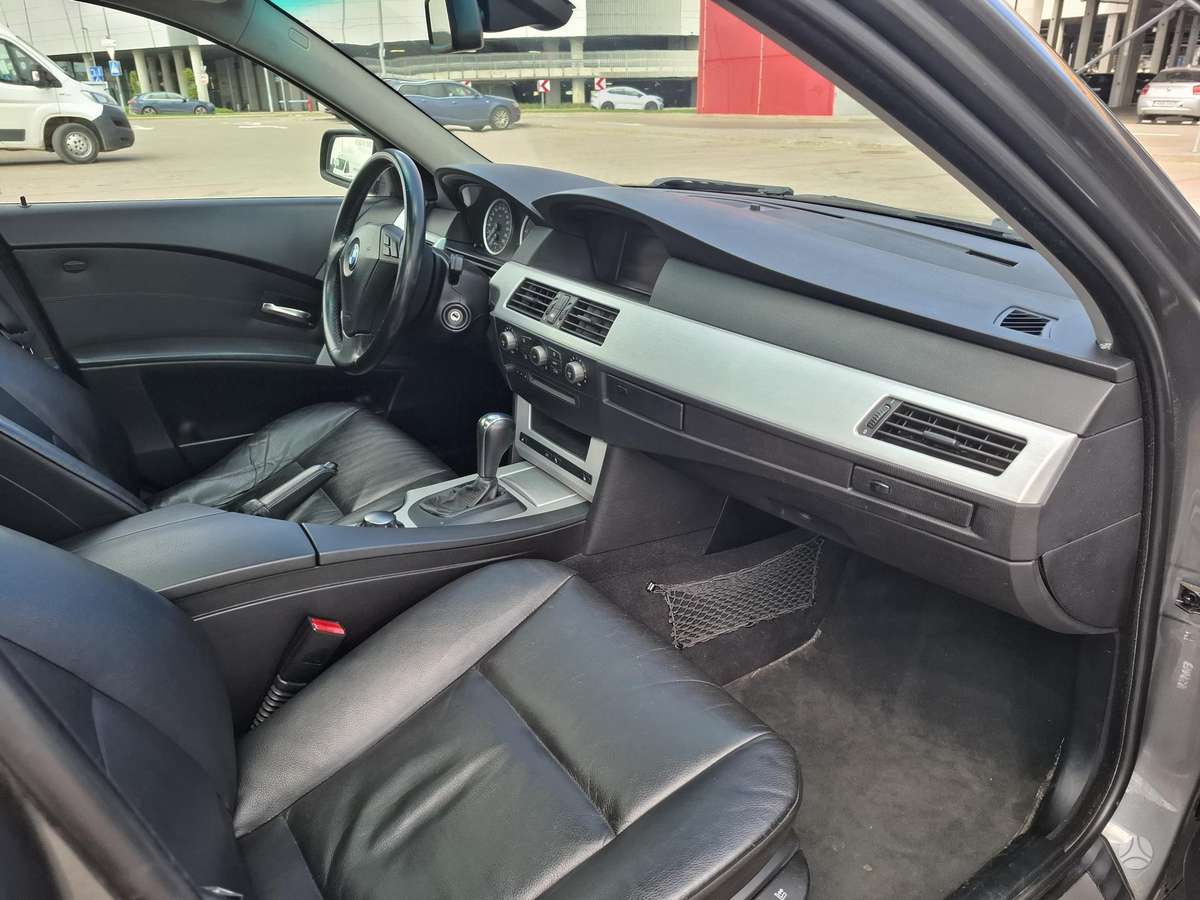 BMW 525, 2.5 l., Седан