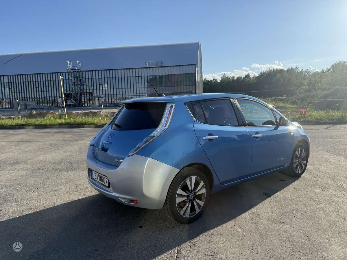 Nissan Leaf, 24 kWh, hatchback