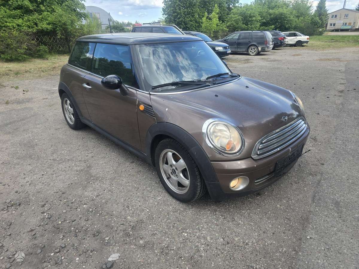 Mini Cooper, 1.6 l., hatchback