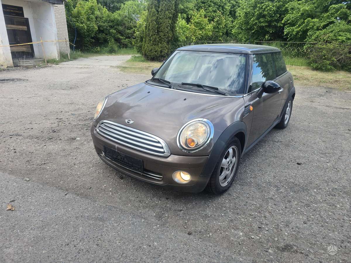 Mini Cooper, 1.6 l., hatchback
