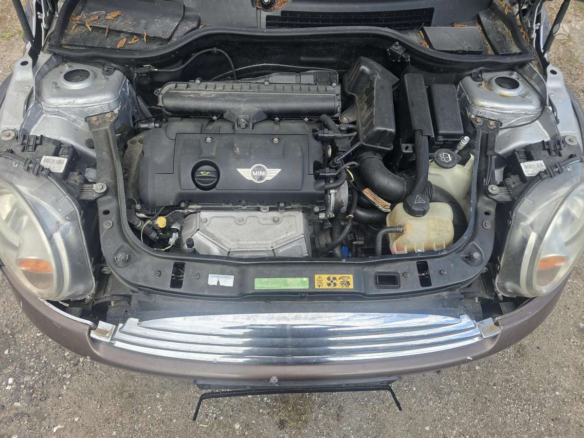 Mini Cooper, 1.6 l., hatchback