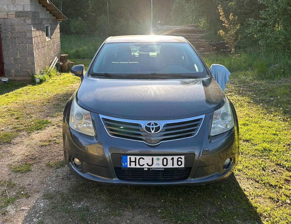 Toyota Avensis - 2