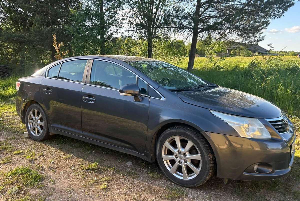 Toyota Avensis - 4